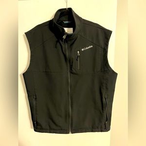 Black Columbia zip up vest